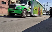 Socavón en Azcapotzalco sorprende a conductor y deja atrapado su camión refresquero Socavón en Azcapotzalco sorprende a conductor y deja atrapado su camión refresquero