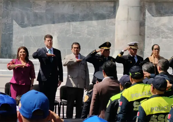 VIDEO | Clara Brugada reconoce a policías por su valentía durante la marcha del 2 de octubre