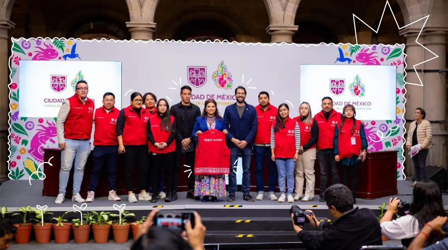 Clara Brugada en Locatel. Foto: X @SAPCI_CDMX