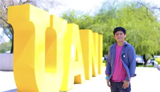 Logo de Coldplay creado por egresado de la UANL se vuelve viral en el mundo