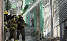 VIDEO | Así fue el incendio en una casa habitación que dejó daños materiales en Monterrey