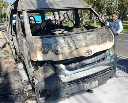 FOTOS | Se incendia unidad de transporte público en Calzada Zaragoza, CDMX