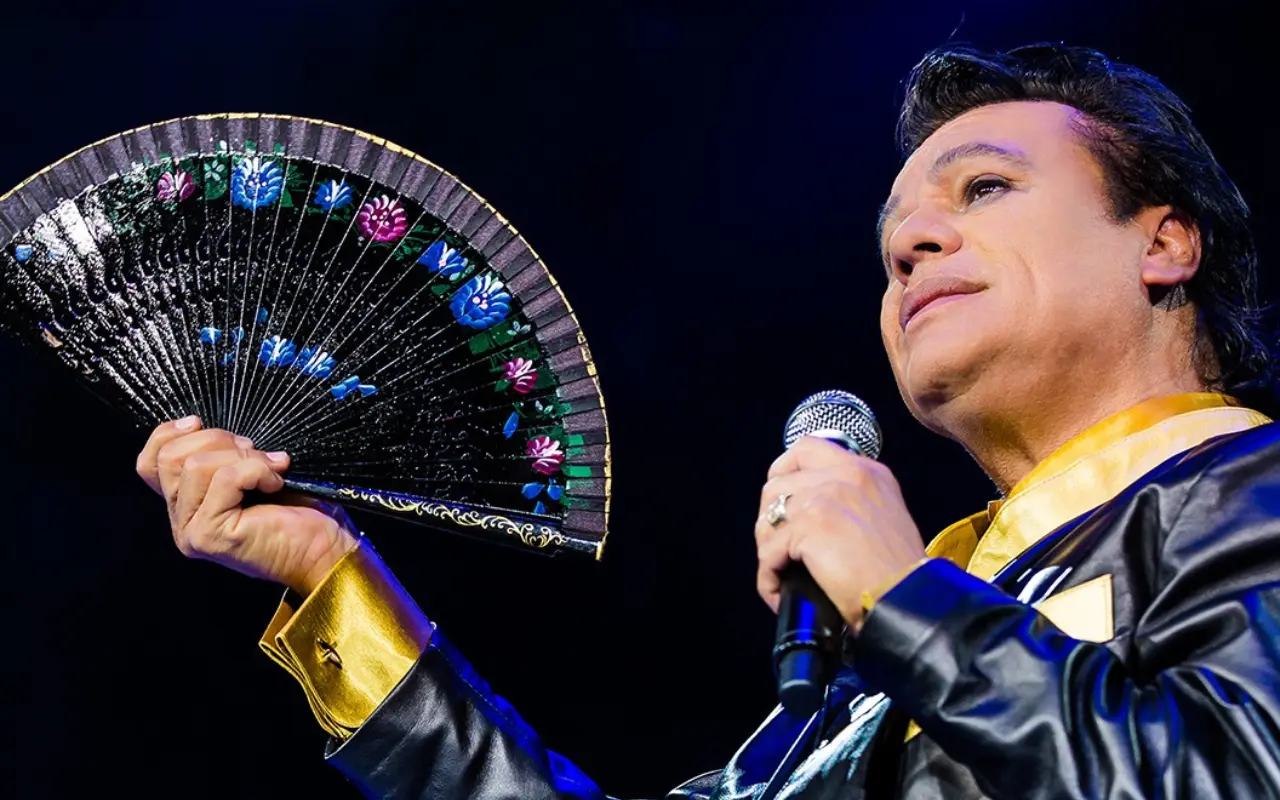 Juan Gabriel. Foto: FB/ Juan Gabriel (Canva)