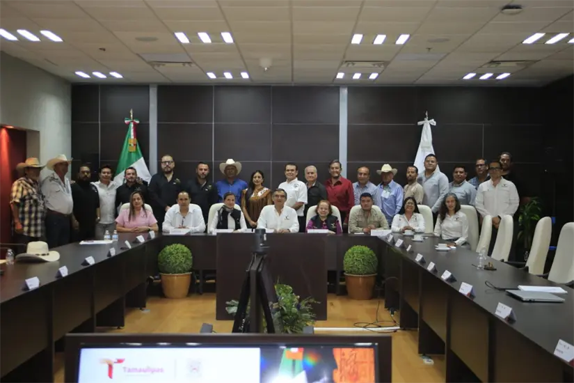 imagen recuadro Se reunieron productores de varios municipios principales productores de mezcal  Foto: gobierno de Tamaulipas
