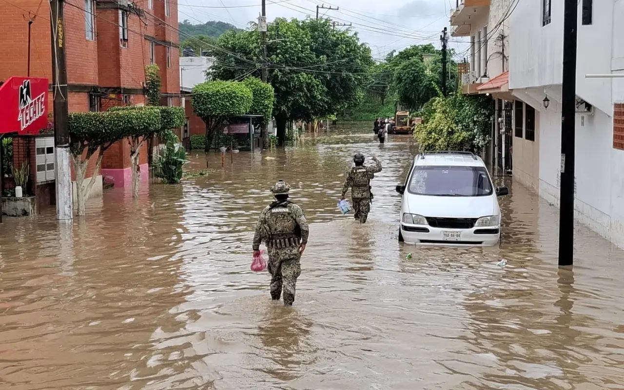 Comunidad afectada en Veracruz. Foto: X (@SEMAR_mx)