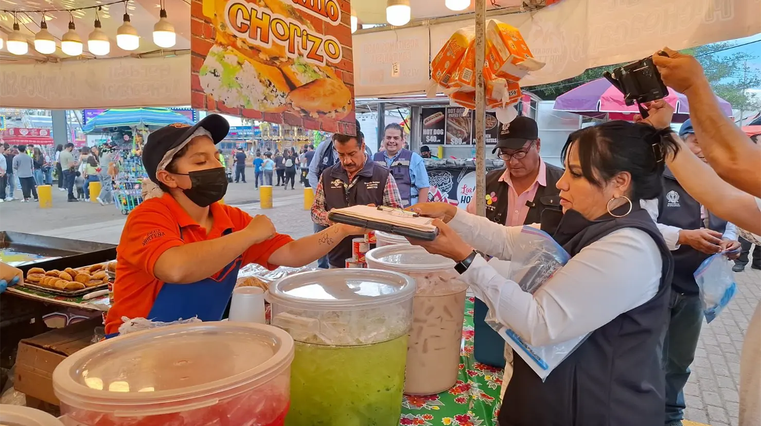 Durante la Romería de Día de Muertos en el Panteón de Oriente no podrán participar tres comerciantes. | Foto: Archivo.