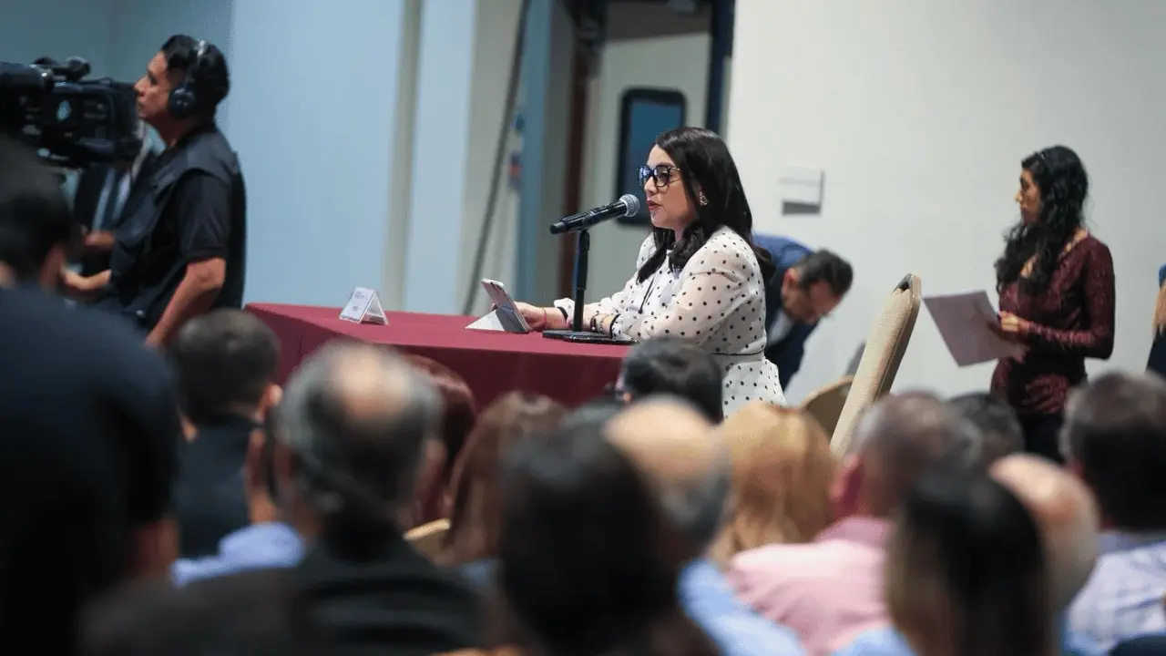El evento contó con la participación de diversas líderes políticas que impulsan la agenda de igualdad. Foto: Gobierno de Nuevo León.