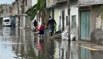 Vecinos del Edomex viven entre aguas negras: seis años sin solución al problema del agua contaminada