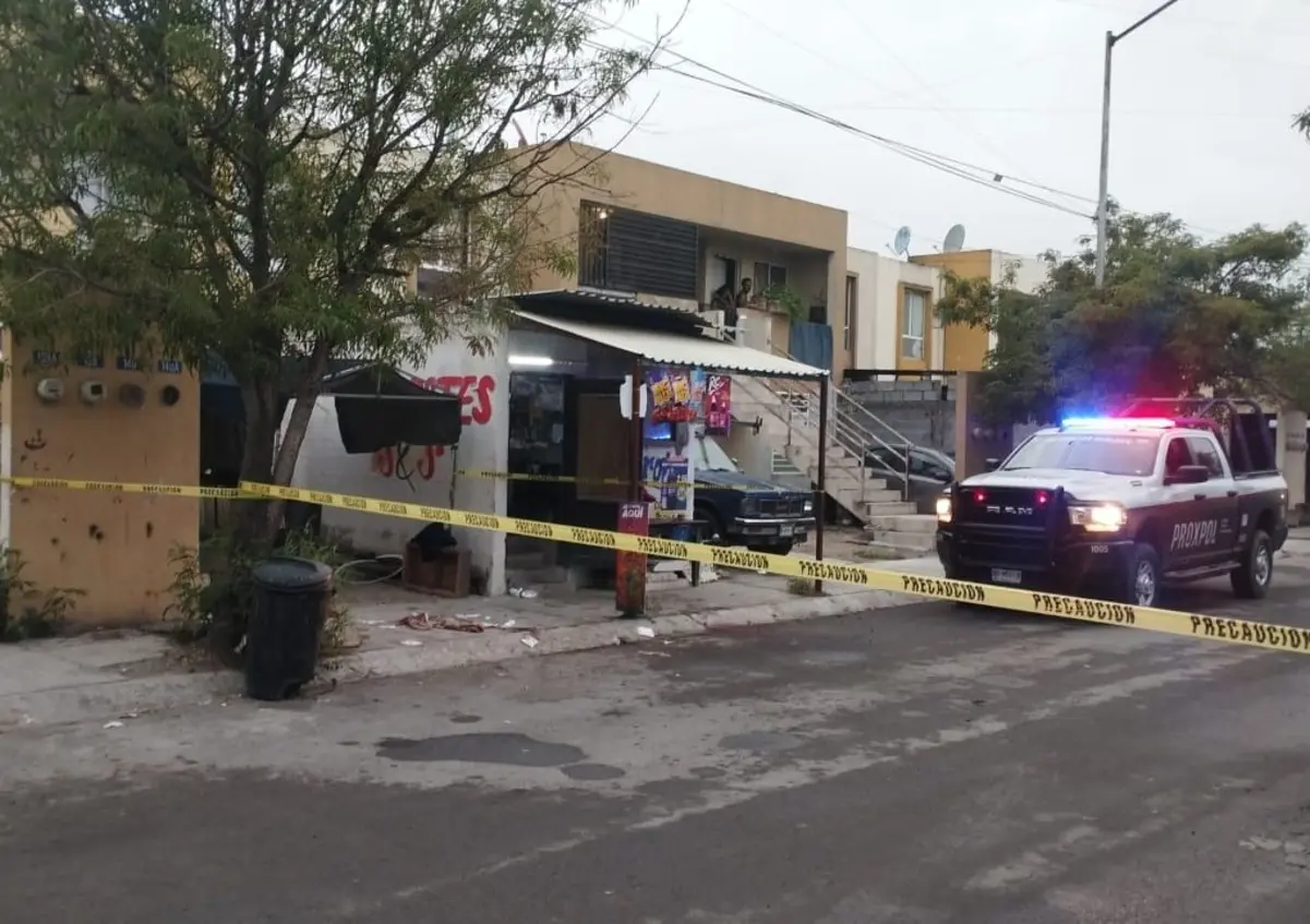Elementos de Proxpol Escobedo acudieron al lugar y aseguraron al agresor. Foto: Secretaría de Seguridad Ciudadana de Escobedo.
