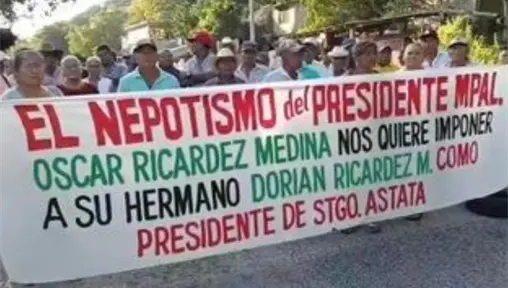 Ola de bloqueos paraliza Oaxaca; normalistas y docentes se suman a las protestas | VIDEO Ola de bloqueos paraliza Oaxaca; normalistas y docentes se suman a las protestas | VIDEO