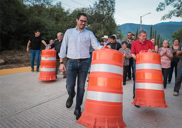 David de la Peña mejora calles y servicios básicos en la comunidad de San Pedro, en Santiago, Nuevo León