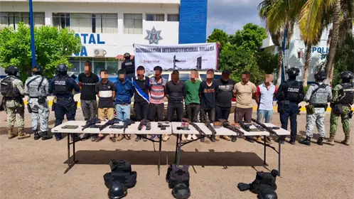 Los 18 criminales detenidos en Sinaloa son miembros de Los Chapitos y La Mayiza Los 18 criminales detenidos en Sinaloa son miembros de Los Chapitos y La Mayiza