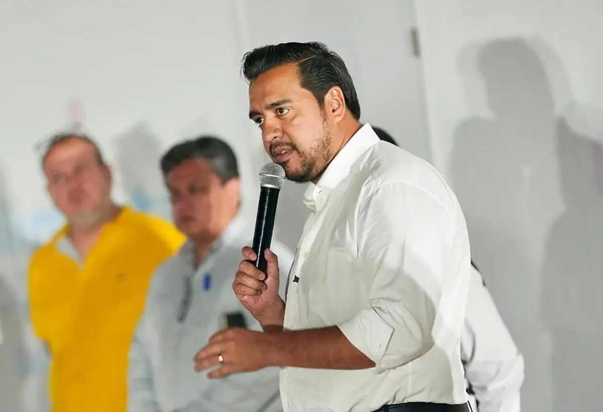 El alcalde de Santa Catarina, Jesús Nava Rivera, busca garantizar justicia tras el incendio. Foto: Facebook Jesús Nava