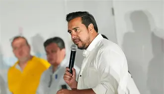 Jesús Nava impulsa investigación y reparación tras incendio en Santa Catarina