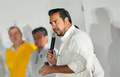 Jesús Nava impulsa investigación y reparación tras incendio en Santa Catarina