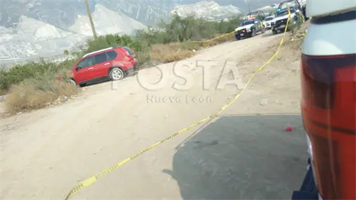 Localizan a mujer sin vida dentro de camioneta en Santa Catarina Localizan a mujer sin vida dentro de camioneta en Santa Catarina