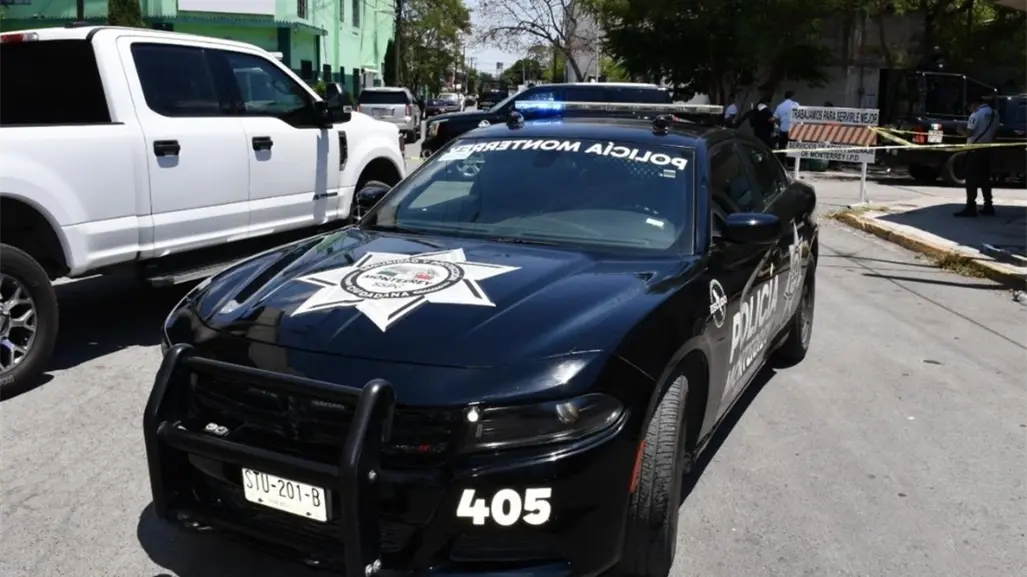 Operativo en Monterrey deja dos detenidos con arma de fuego y droga