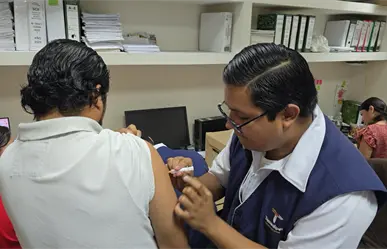 Arranca en Tamaulipas la campaña de vacunación contra influenza, COVID-19 y neumococo