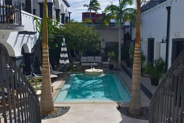 3 hoteles en La Paz con day pass para disfrutar la alberca y el mar sin hospedarte 3 hoteles en La Paz con day pass para disfrutar la alberca y el mar sin hospedarte