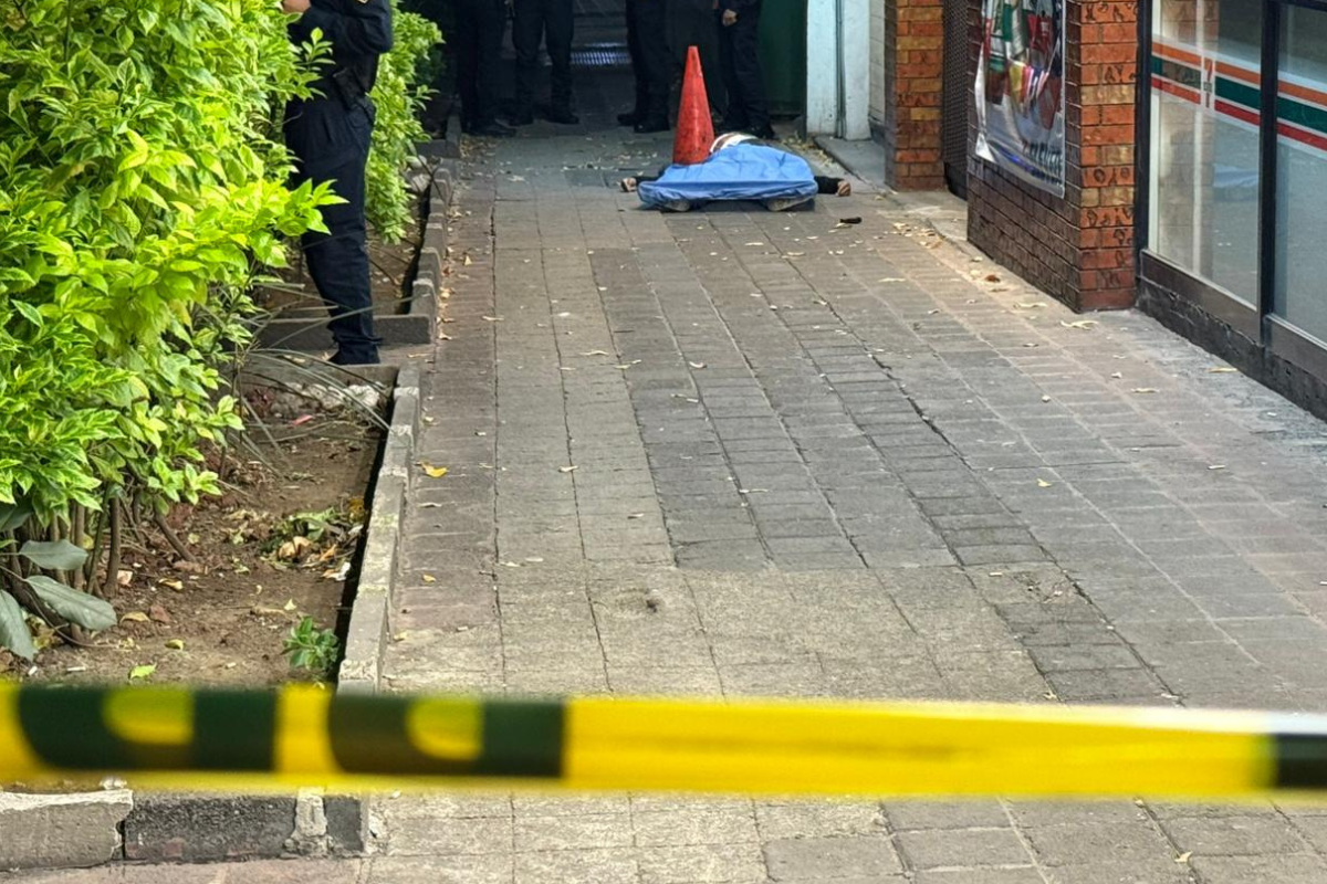 Asesinan a balazos a un hombre en la alcaldía Cuauhtémoc, CDMX Asesinan a balazos a un hombre en la alcaldía Cuauhtémoc, CDMX