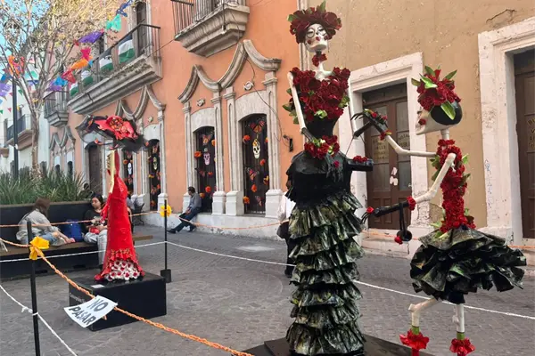 Festival de las Ánimas Saltillo: ¿Cómo decoraron el Centro Histórico para el "Paso de la Mariposa Monarca"? Festival de las Ánimas Saltillo: ¿Cómo decoraron el Centro Histórico para el "Paso de la Mariposa Monarca"?