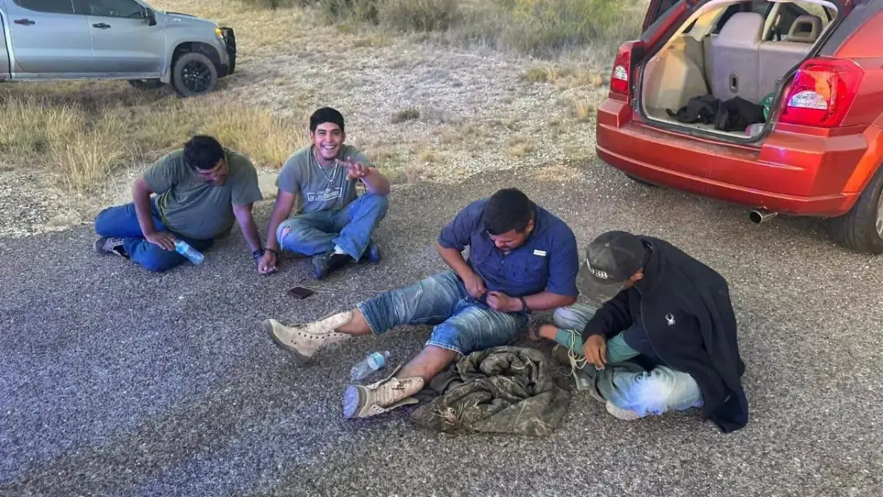 Los ocupantes intentaron escapar corriendo, aunque fueron capturados minutos después./Foto: Cortesía