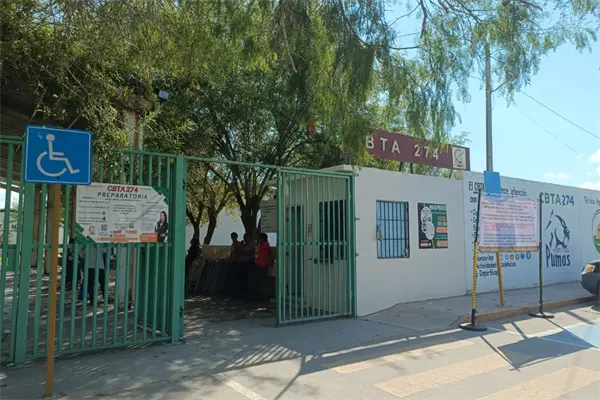 ¿Por qué maestros del CBTA 274 trabajan bajo protesta en Matamoros? ¿Por qué maestros del CBTA 274 trabajan bajo protesta en Matamoros?
