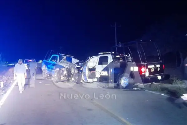 Choque entre patrullas de Fuerza Civil y Policía Municipal deja 7 lesionados en Aramberri, Nuevo León Choque entre patrullas de Fuerza Civil y Policía Municipal deja 7 lesionados en Aramberri, Nuevo León