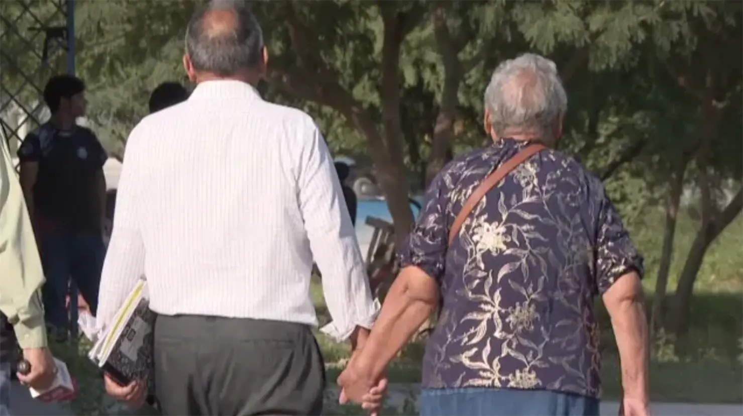 Edelia y Humberto de 80 años vuelven a la Preparatoria Abierta en Matamoros FOTO|N+