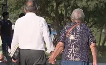 Una pareja de 80 años se inscribe en el CETMAR 35 para terminar el bachillerato y motivar a sus nietos.