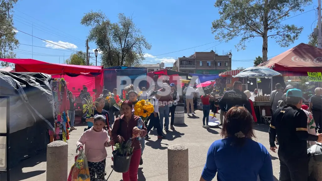 Día de Muertos 2025: los 3 antojitos y snacks estrella de la romería del Panteón de Durango