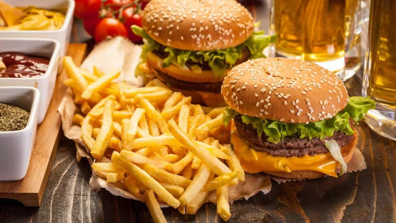 Este local de Edomex venderá hamburguesas en 1 peso por tiempo limitado; descubre dónde y cuándo. Foto: Canva