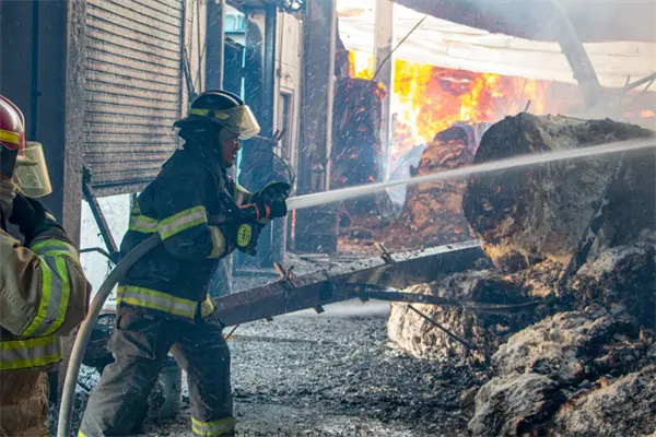 Voraz incendio consume planta de Copanoro en Reynosa; se investiga posible cortocircuito como origen Voraz incendio consume planta de Copanoro en Reynosa; se investiga posible cortocircuito como origen