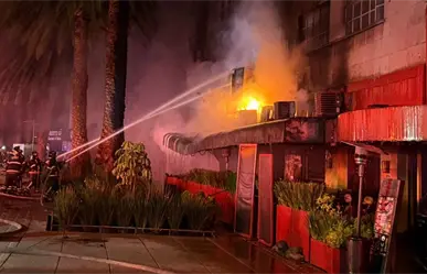VIDEO | Incendio en restaurante "La Soldadera" deja a 150 personas evacuadas, fue controlado por bomberos de CDMX