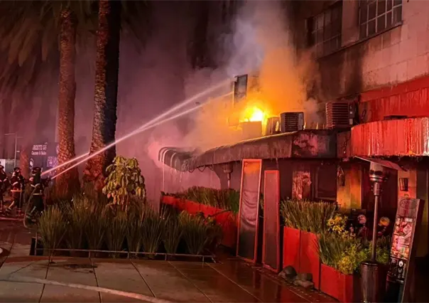 VIDEO | Incendio en restaurante "La Soldadera" deja a 150 personas evacuadas, fue controlado por bomberos de CDMX