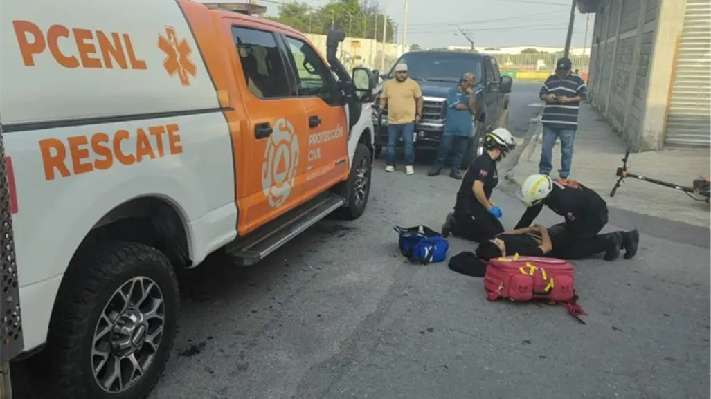 Atropellan a menor que viajaba en scooter en Monterrey