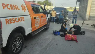 Atropellan a menor que viajaba en scooter en Monterrey