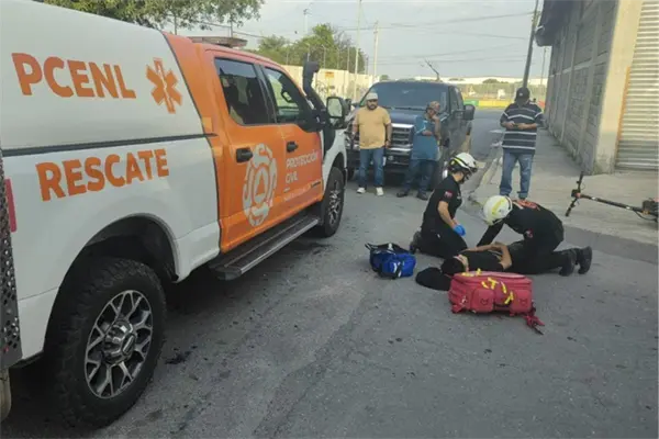 Atropellan a menor que viajaba en scooter en Monterrey Atropellan a menor que viajaba en scooter en Monterrey