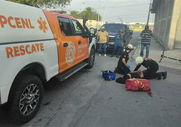 Atropellan a menor que viajaba en scooter en Monterrey