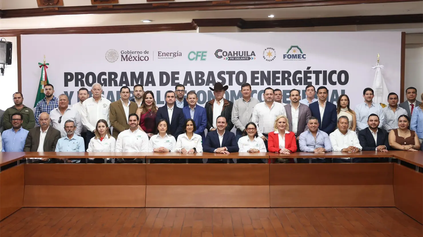Durante la reunión, Jiménez Salinas anunció la creación de la Oficina de Fomento Minero y Energético de Coahuila. (Fotografía: Gobierno de Coahuila)