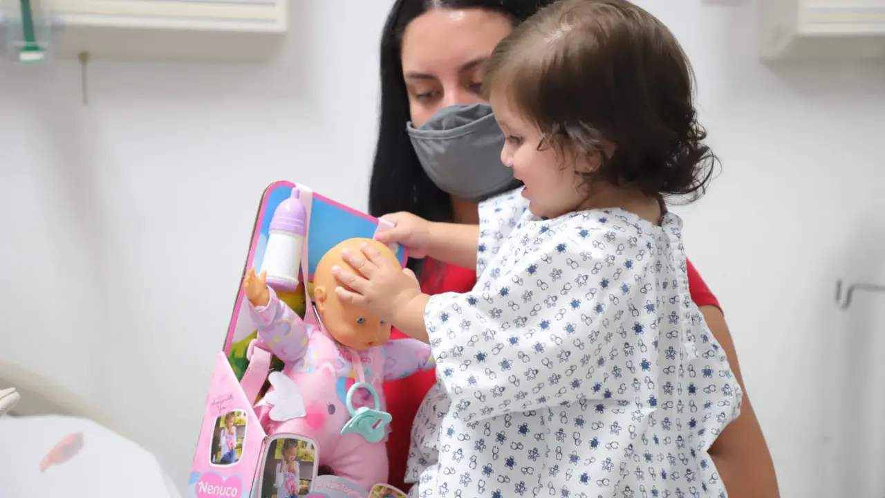 Gracias a la colaboración entre el sector público y privado, este proyecto ha permitido que menores en situación vulnerable accedan a intervenciones médicas seguras y de calidad sin costo alguno./Foto: DIF Coahuila