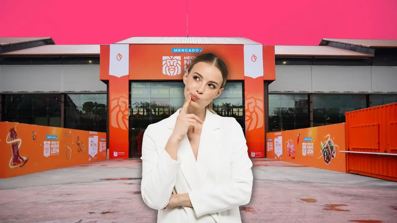 Mujer de saco blanco pensando y de fondo el Mercado Hecho en Nuevo León Foto: Canva