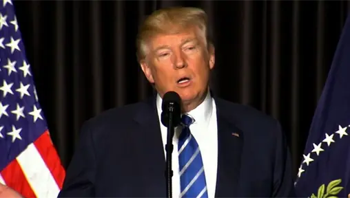 Donald Trump aumenta 10% los aranceles a Canadá tras polémica campaña publicitaria Donald Trump aumenta 10% los aranceles a Canadá tras polémica campaña publicitaria
