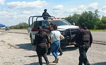 Guardia Estatal de Tamaulipas auxilio a una mujer que caminaba por carretera sola y había sido reportada como desaparecida por su familia Guardia Estatal de Tamaulipas auxilio a una mujer que caminaba por carretera sola y había sido reportada como desaparecida por su familia