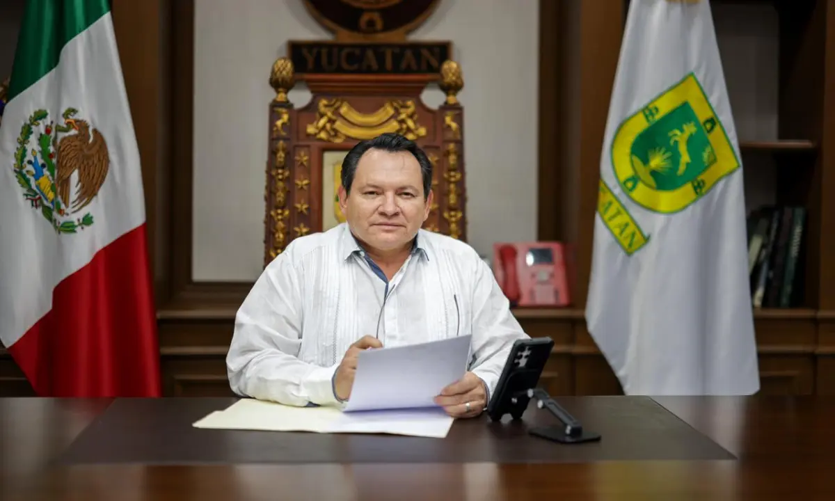 Joaquín Díaz Mena afirmó que Yucatán da paso clave en justicia social con la aprobación de esta reforma al ISSTEY Foto: Gobierno de Yucatán