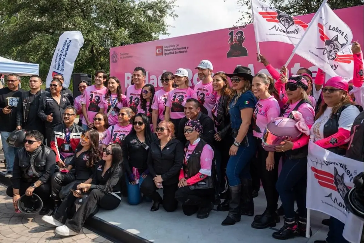 Monterrey se tiñe de rosa. Foto: Gobierno de Monterrey