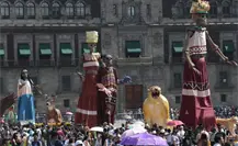 Clara Brugada inaugura ofrenda del Zócalo: celebración de Día de Muertos y 700 años de Tenochtitlán Clara Brugada inaugura ofrenda del Zócalo: celebración de Día de Muertos y 700 años de Tenochtitlán