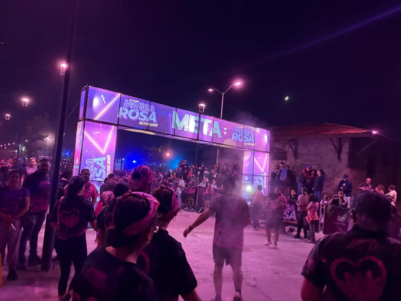 Carrera Marea Rosa Retro 2025 reunió a más de 11 mil duranguenses en apoyo a una causa