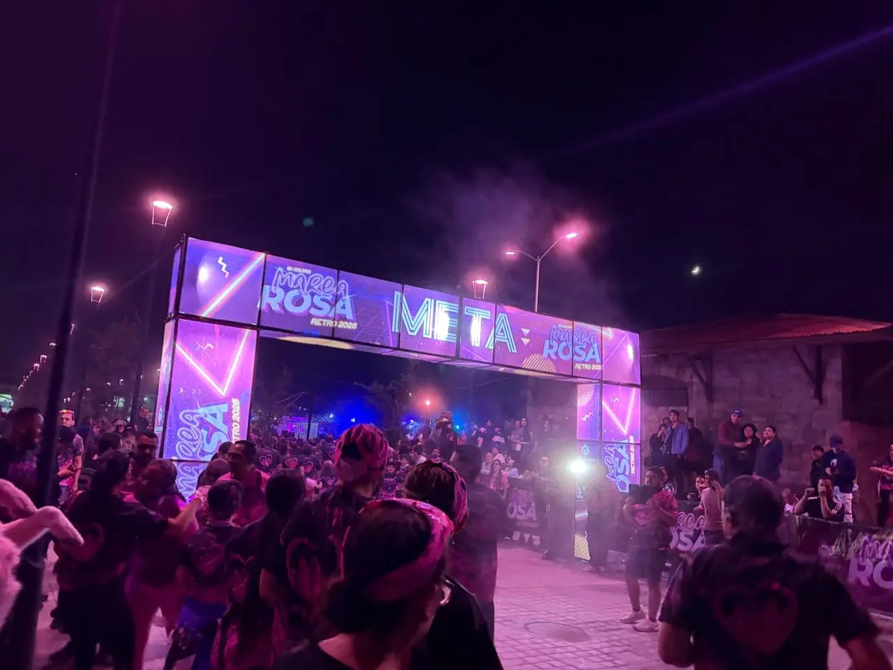 Carrera Marea Rosa Retro 2025 reunió a más de 11 mil duranguenses en apoyo a una causa