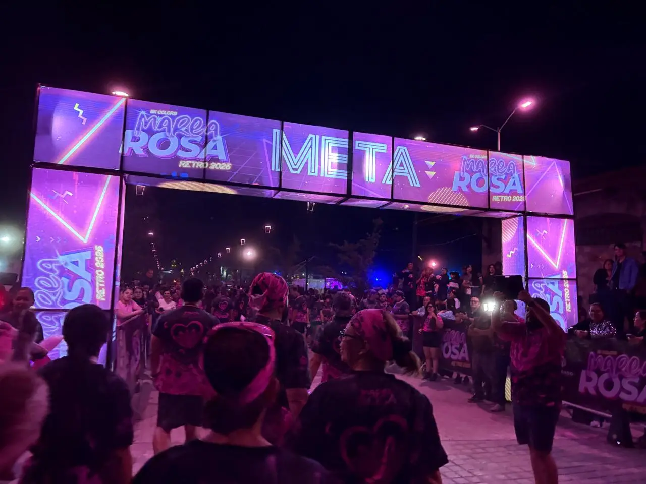 Carrera Marea Rosa Retro 2025 reunió a más de 11 mil duranguenses en apoyo a una causa